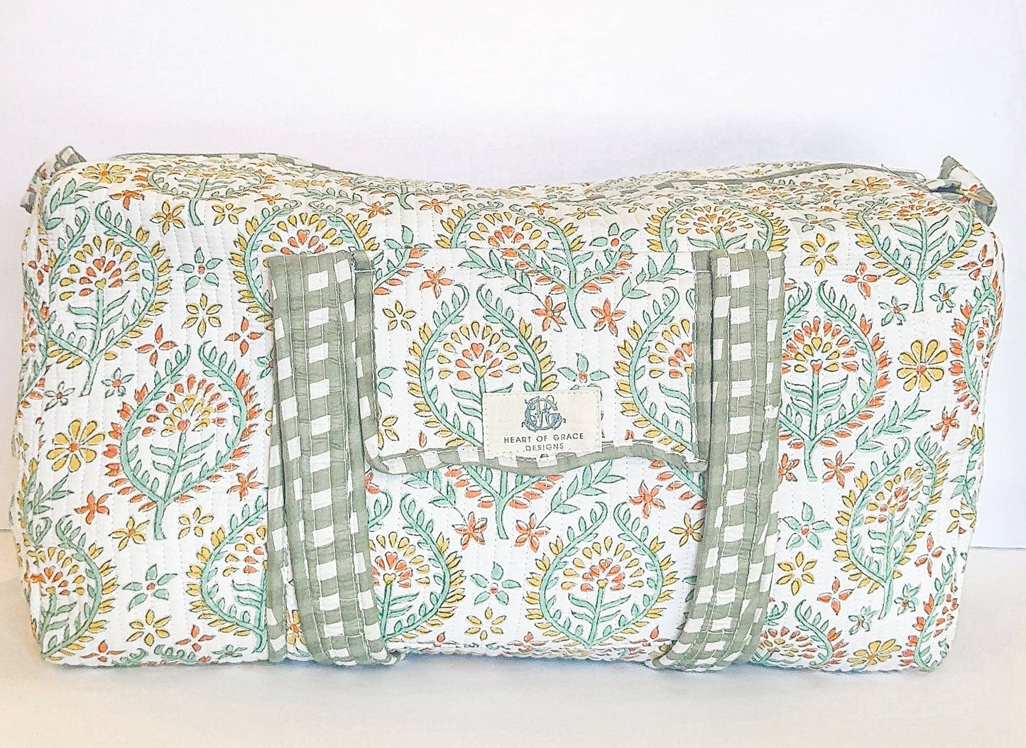 Soleil Sage | Large Scalloped Quilted Duffle Bag: 0001