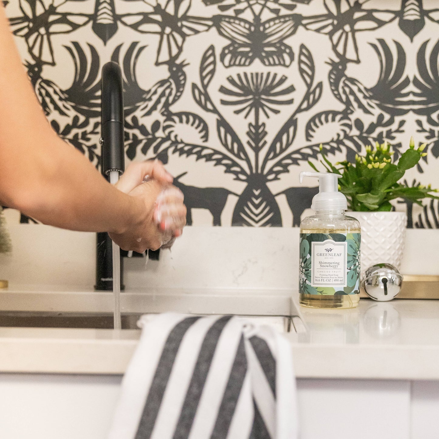 Shimmering Snowberry Foaming Hand Soap